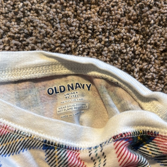 Old navy size 6, 10, 12 Christmas plaid pj Jammie’s - Picture 5 of 6